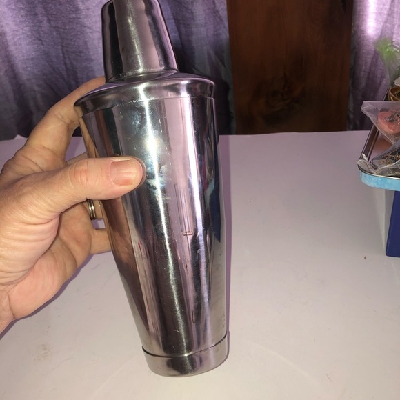Stainless Steel Cocktail Shaker / bar accessories/ man cave/ lady cave- used - Picture 7 of 8